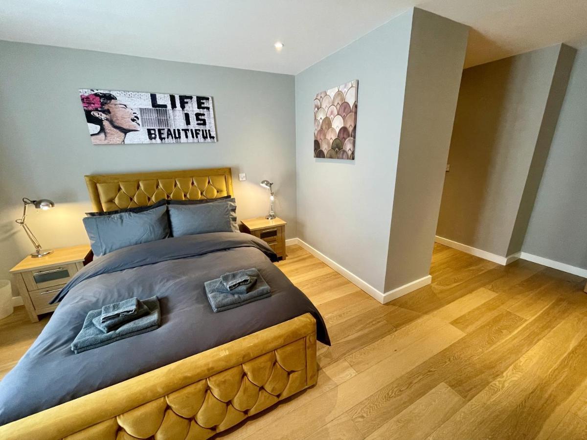 Stunning 2-Bed Town Centre Apartment - Hosted By Hutch Lifestyle 利明顿 外观 照片