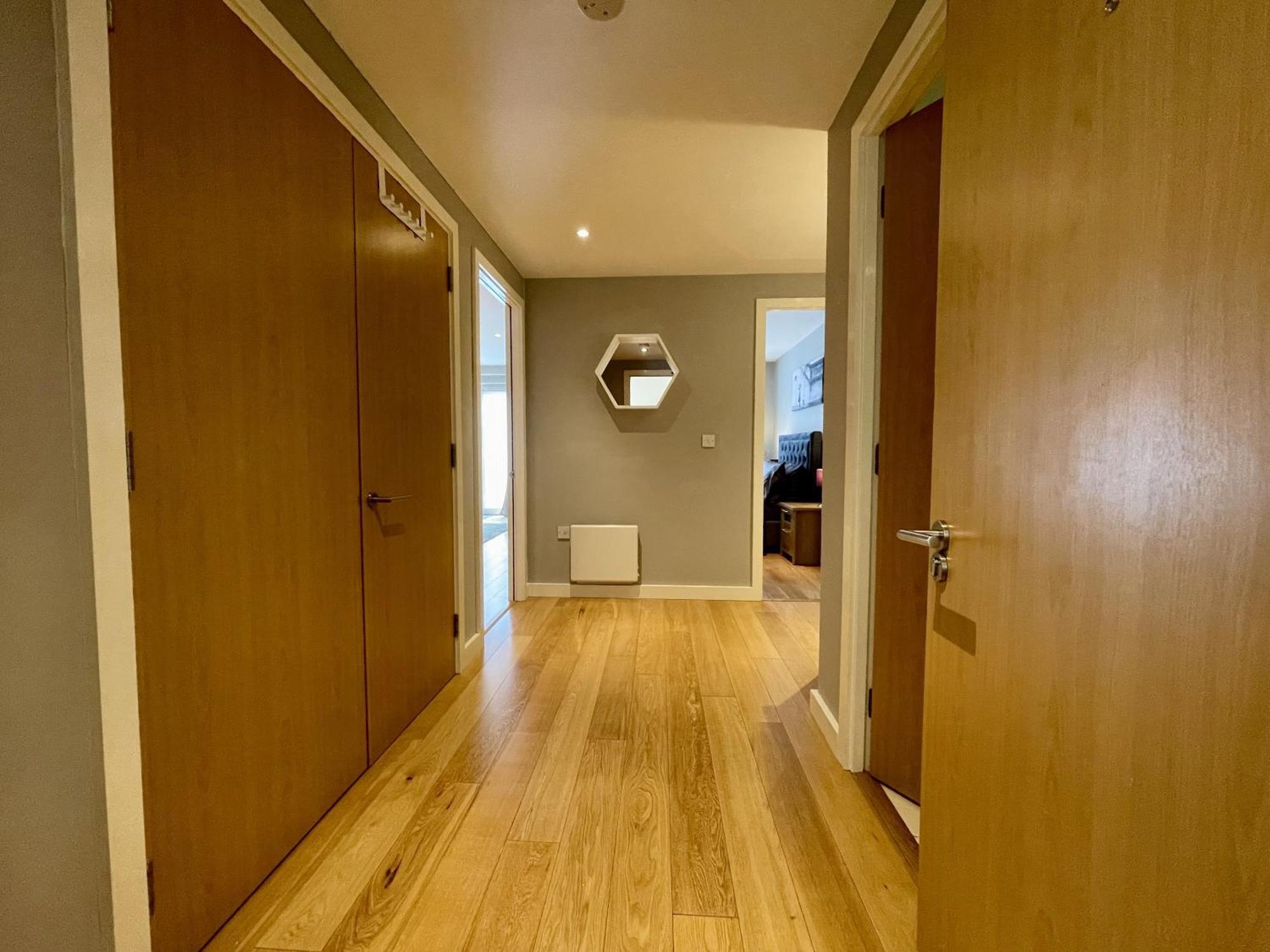Stunning 2-Bed Town Centre Apartment - Hosted By Hutch Lifestyle 利明顿 外观 照片
